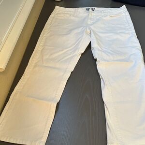Levi's Classic White Jeans Low 545 Size 6